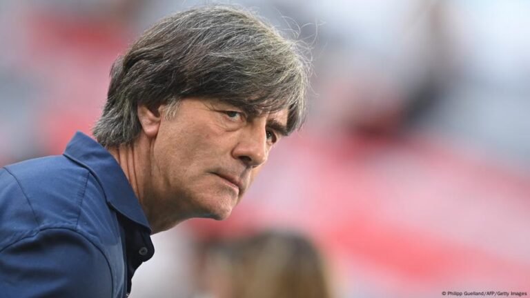 Joachim-Low-bereit-eine-Nationalmannschaft-zu-leiten.jpg